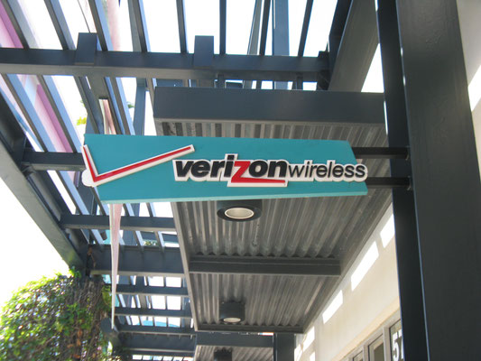 Verizon Wireless Blade Sign by Landmark Signs Inc.