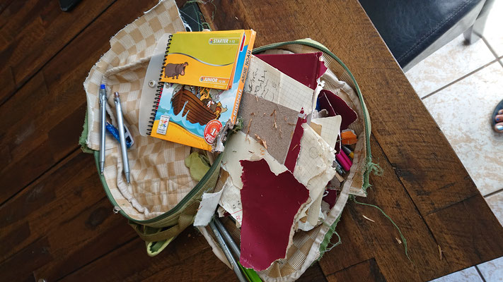So schaut ein Rucksack aus, den die Hunde genauer inspiziert haben.....