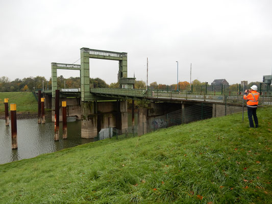 Geh- und Radwegbrücke Duisburg Walsum