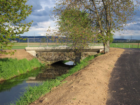 Brücke Hornungsäcker über den Landgraben Überbauung einer denkmalgeschützten Sandsteinbrücke 