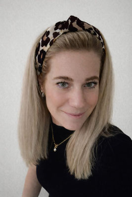 Jenny - Top Stylistin (Do. 9.30 - 18.00 Uhr)