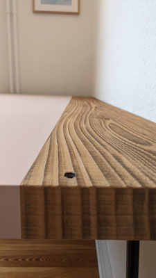 Linoleum und Altholz nebeneinander