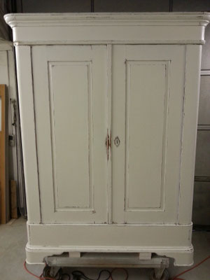 Bauernschrank in used look Optik 