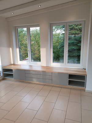 Sideboard aus Linoleum belegten Fronten und Whitewood 