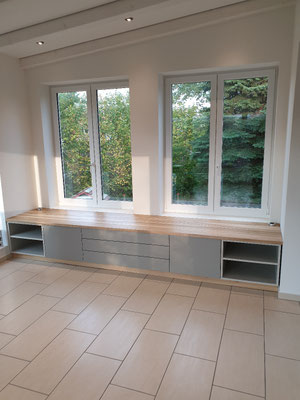Sideboard aus Linoleum belegten Fronten und Whitewood 