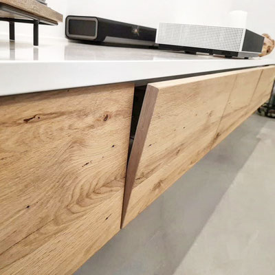 Lowboard mit recyceltem Altholz Eiche Klappen 