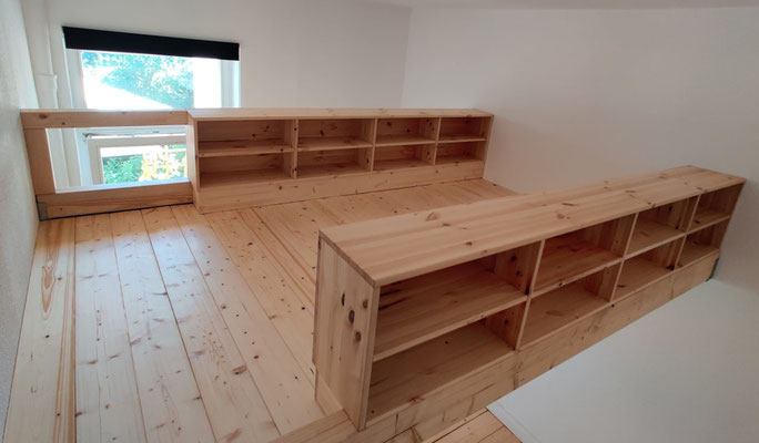 Hochebene Hochbett Stauraum von zwei seiten innen und außen erreichbar