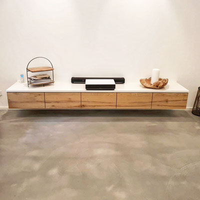 Lowboard weiss mit recyceltem Altholz Eiche Fronten 