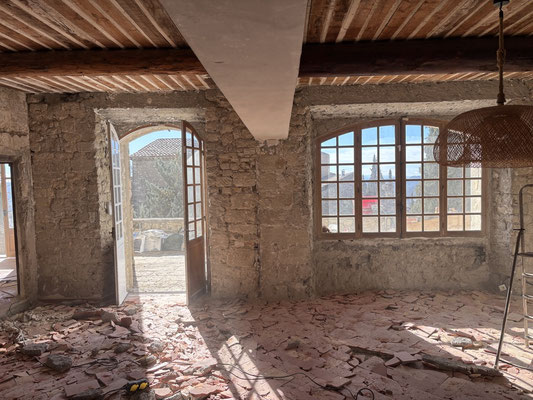 Rénovation du château de Lurs (04)