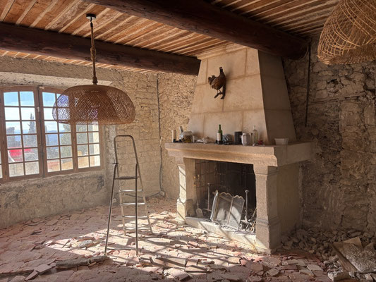 Rénovation du château de Lurs (04)
