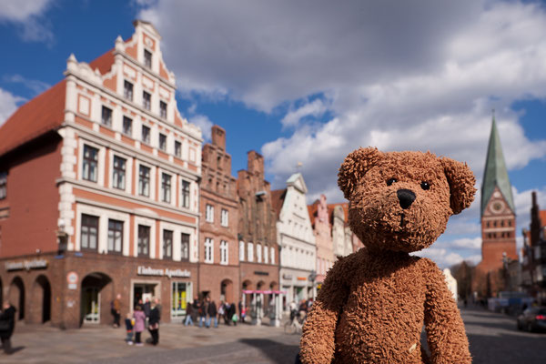 Hier bin ich in Lüneburg. Das ist in der Nähe der Lüneburger Heide.