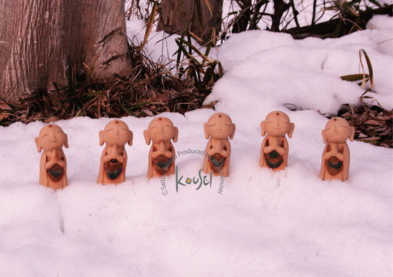 雪の中の六地蔵さん