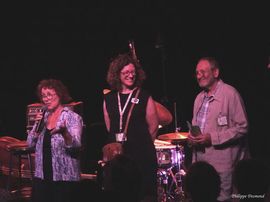 Annie Robert, Mathilde Geffard co-présidentes Jazz360, Francis Henry commission Programmation Jazz360, Festival Jazz360, samedi 30 mai 2026, le Chai des Arts, Camblanes-et-Meynac. Photographie : Philippe Desmond
