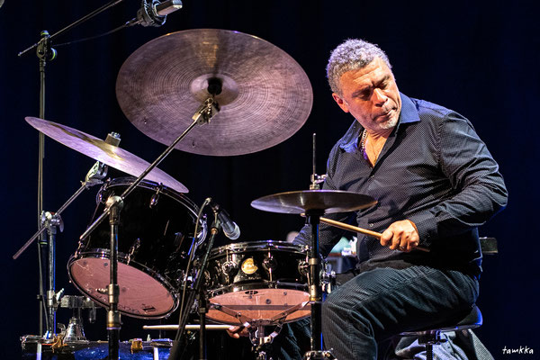 Lukmil Perez; Giovanni Mirabassi & Guillaume Perret New Quartet « The swan and the storm ». Festival Jazz360, samedi 1 juin 2024, Camblanes-et-Meynac. Photographie©tamkkaphoto-Alain Pelletier