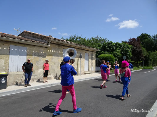 Le Festival Jazz360 2025 accueille Pierres & fils, fanfare fantasque & distinguée. Dimanche 15 juin 2025, Quinsac, Festival Jazz360. © Philippe Desmond