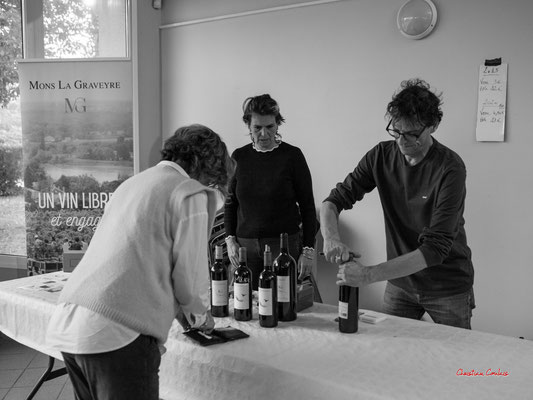 Aurélie Carreau, Château Mons la Gravière (Cambes) présentait ses vins (2015, 2018) à la dégustation. Photographie © Christian Coulais