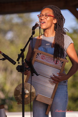 Amandine Cabald Roche; Crawfish Wallet. M.A.S. LADAPT Camblanes-et-Meynac, Vendredi 25 juin 2021. Photographie © Christian Coulais