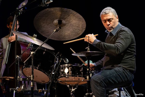 Lukmil Perez; Giovanni Mirabassi & Guillaume Perret New Quartet « The swan and the storm ». Festival Jazz360, samedi 1 juin 2024, Camblanes-et-Meynac. Photographie©tamkkaphoto-Alain Pelletier