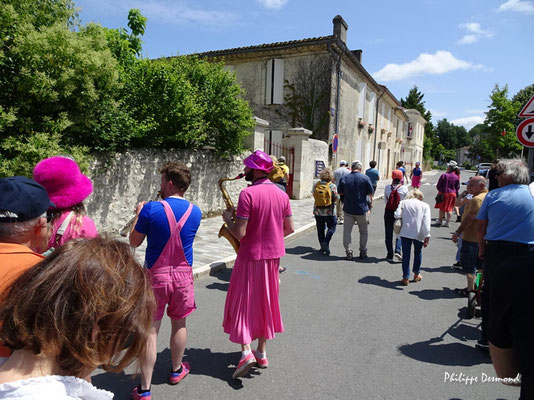 Le Festival Jazz360 2025 accueille Pierres & fils, fanfare fantasque & distinguée. Dimanche 15 juin 2025, Quinsac, Festival Jazz360. © Philippe Desmond