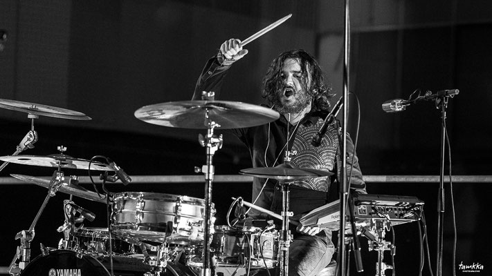 Jérôme Martineau-Ricotti, batterie; Kolinga, Festival Jazz360, vendredi 6 juin 2025, Camblanes-et-Meynac. ©-tamkkaphoto