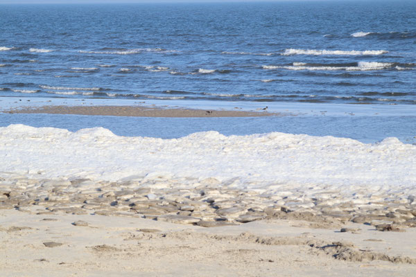 dickes Eis am Ostseestrand