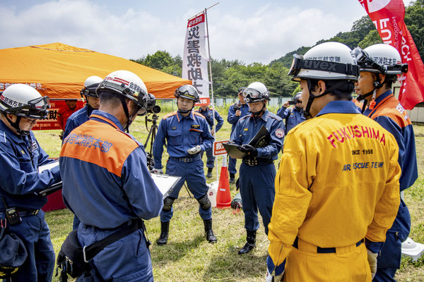 救助機関により現地本部が設置され情報収集