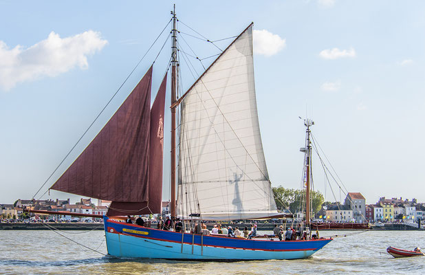 Débord de Loire NANTES Parade de bateaux typiques et anciens