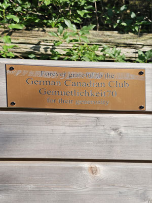 Gespendete Bank vom deutsch-kanadischen Club Gemuetlichkeit 70 (2023 nach über 50 Jahren wegen fehlendem Nachwuchs und Engagement aufgelöst)