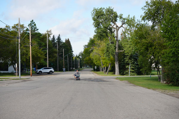 Verkehr in einem kleinen Ort, Saskatchewan