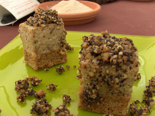 dessert à la semoule de millet (sur la photo souffrant sous le soleil)