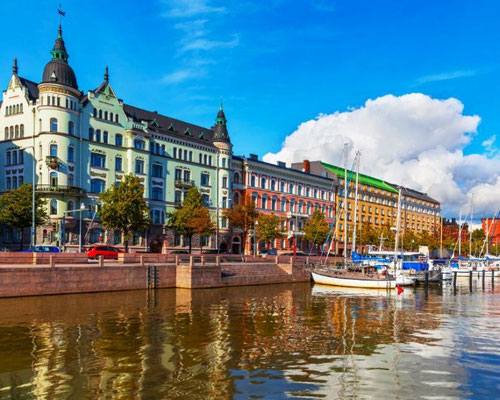 Das Bild zeigt den Hafenbereich von Helsinki, der Hauptstadt Finnland