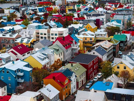 Reykjavík mit bunten Häusern