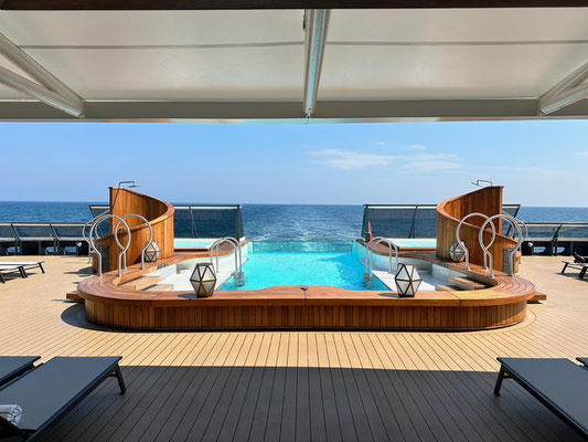 Pool Seabourn Venture