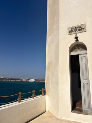 Der historische Leuchtturm Farol de D. Maria Pia in Praia