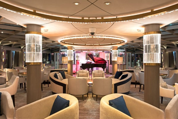 Riverside Luxury Cruises Ravel Palm Court mit Klavier