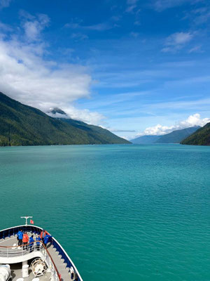 Blick von der HANSEATIC inspiration auf den Endicott Arm in Alaska