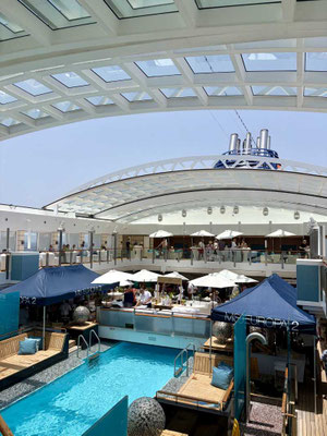 Pooldeck auf der MS EUROPA 2