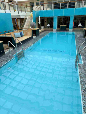 Außenpool der MS EUROPA 2