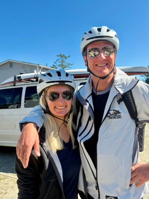 Anne Fischer von Emocean Cruises mit Partner in Ketchikan in Alaska