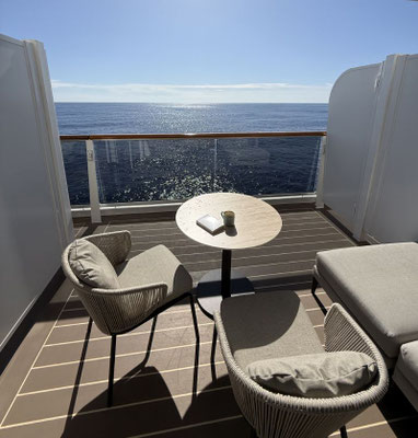 Eine Terrasse auf der EXPLORA II