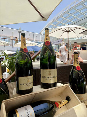 Champagner auf der MS EUROPA 2