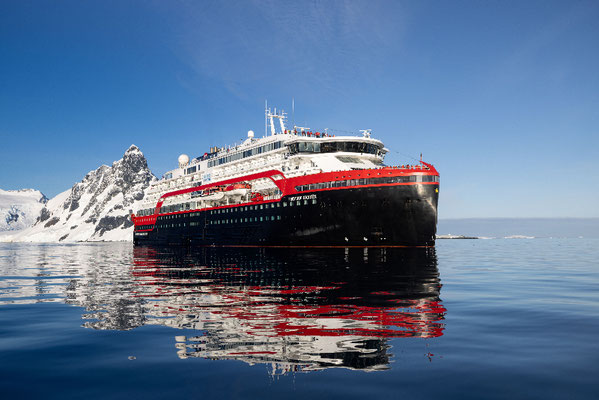 MS Fridtjof Nansen von HX Hurtigruten Expeditions