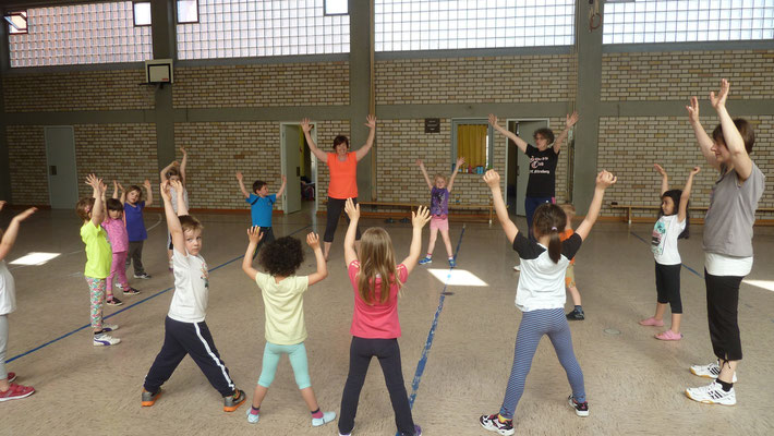 Spaß beim Kinderturnen (Fotos: Doris Fischer)