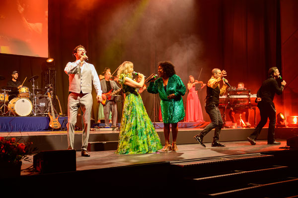 MIt Menna Mulugeta, Sebastian Zierof, Tim Schuhmacher und Volkan Baydar - Foto Sabine Cumisky