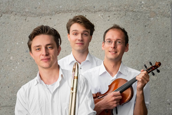 Combo: Marius Bacza (Posaune), Julien Hebenstreit (Klavier, Komposition), Falk Müller (Violine) | Foto: Pius Neumaier