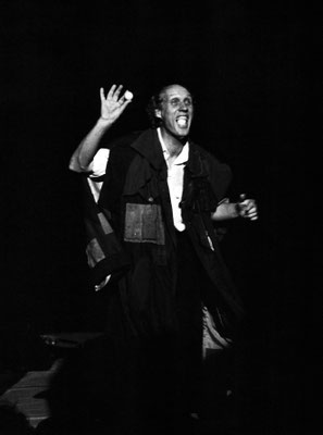 Der niederländische Liedermacher Hermann van Veen bei seinem Auftritt in Dresden 1987. Foto: Marion Klemp