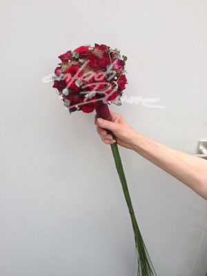 Kugelbrautstrauß Rot Rosen Einfach Blume