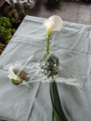 Calla Anstecker mit Brautstrauss Einfach Blume