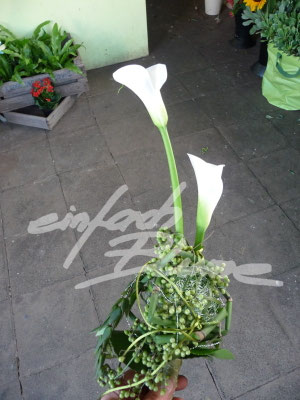 Calla Brautstrauss mit Anstecker Einfach Blume