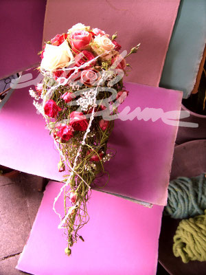 tropfen Brautstrauss Rosen Einfach Blume